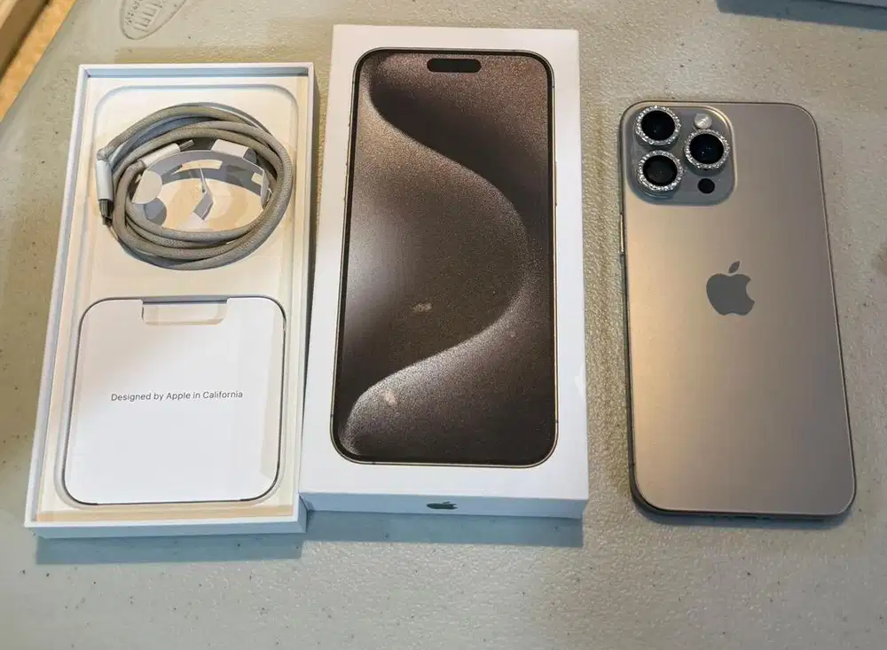 FS ! iphone 15 pro max 512 GB dual sim hongkong