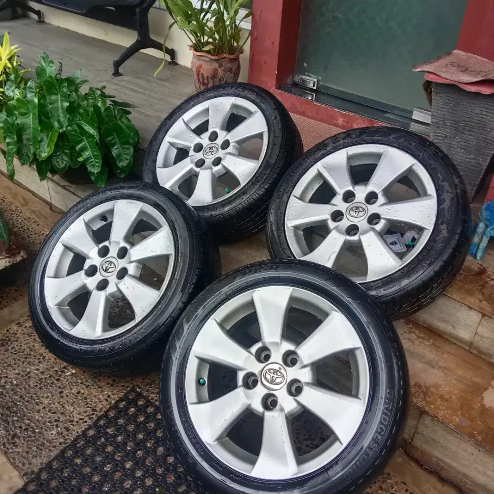 Velg alphard tua ring 16 dan ban