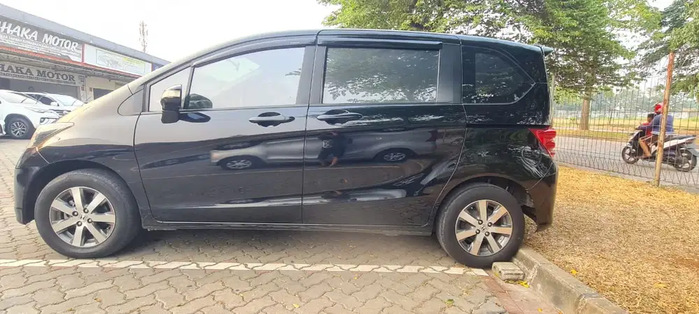 Honda Freed 2012 Bensin