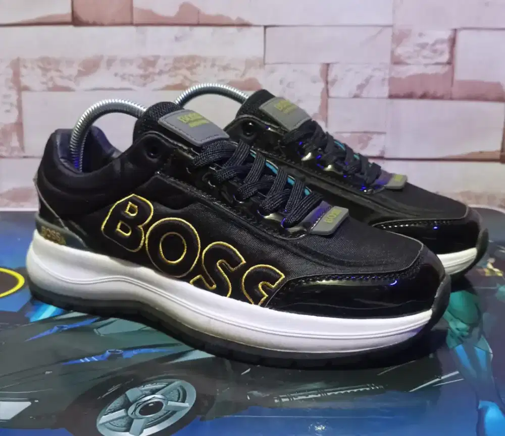 SEPATU CASUAL HUGO BOSS