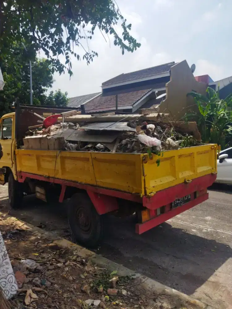 Jasa angkutan puing sisa proyek