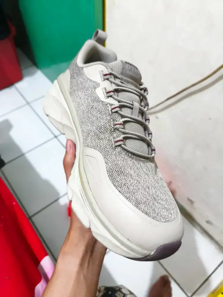 Sepatu Skechers Uk 42