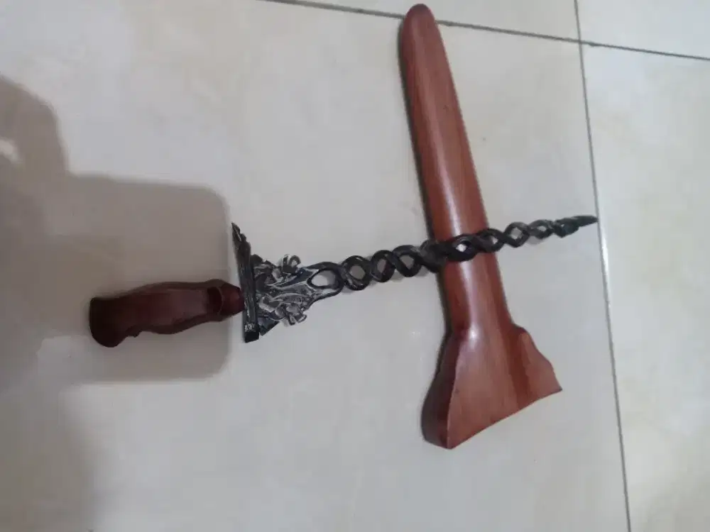 Keris naga lilit