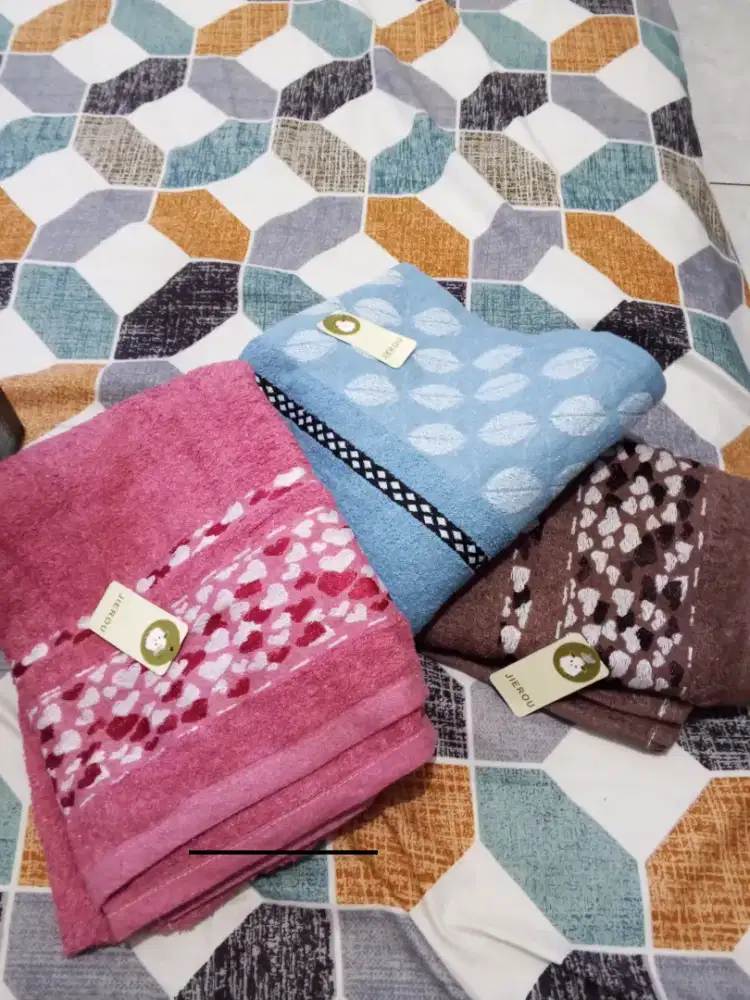 Handuk impor menyerap air dan tebal