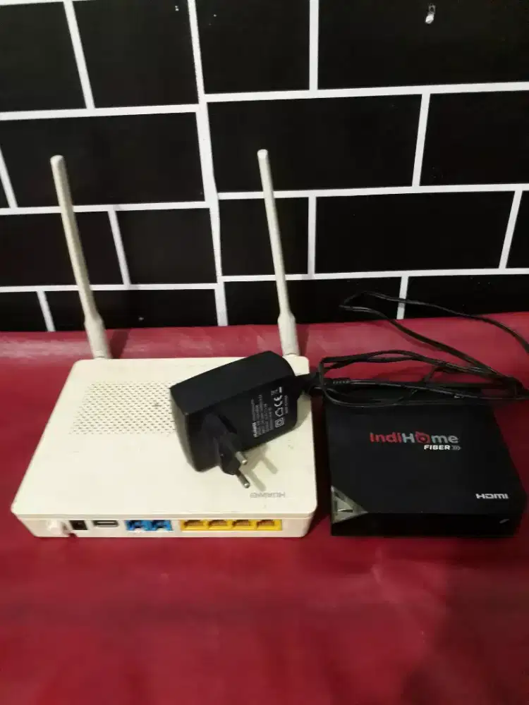STB + MODEM ROUTER + ADAPTOR