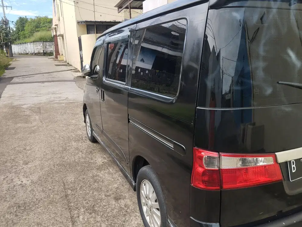 Daihatsu Luxio 2009 Bensin