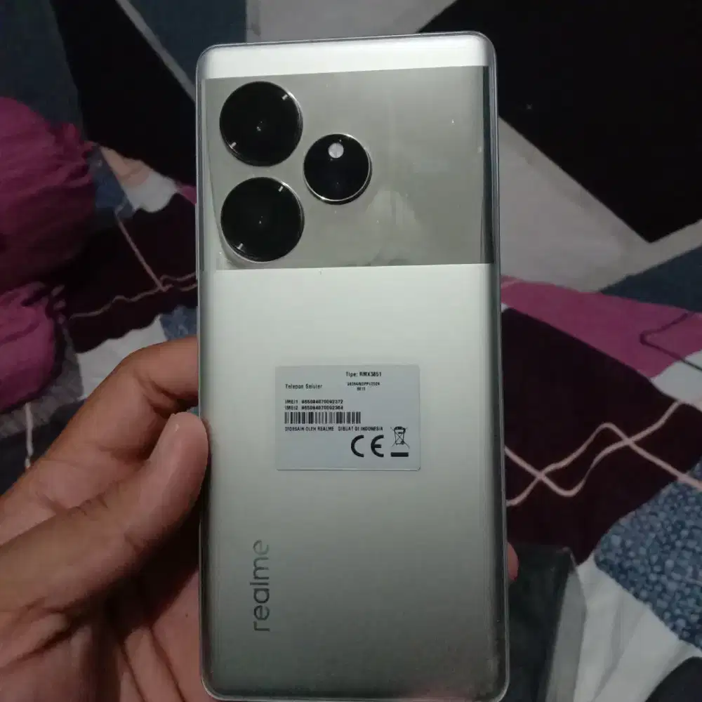 Di jual realme GT6 ex flagship killer Snapdragon 8s gen 3 kencang