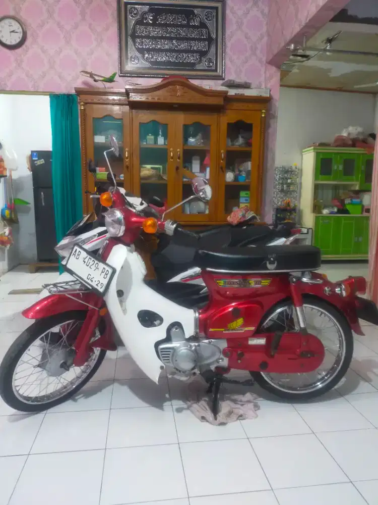 Honda C70 1977 original restorasi