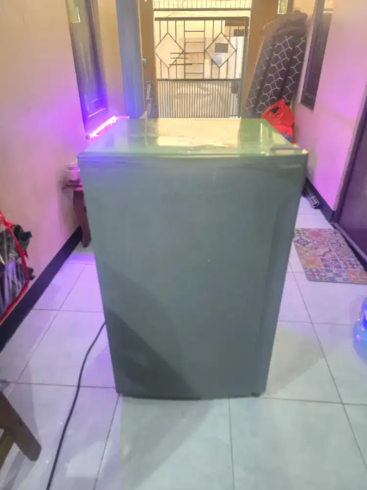 kulkas 1 pintu toshiba