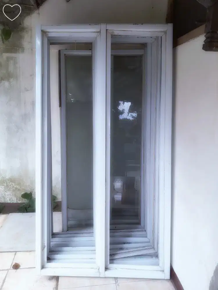 Jendela almunium double ukuran 100 × 176