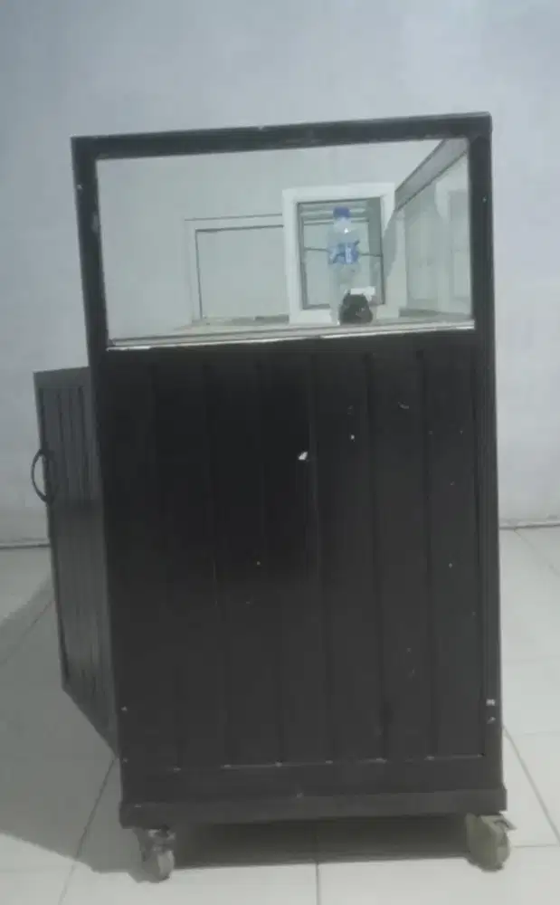 Etalase second bagus kokoh