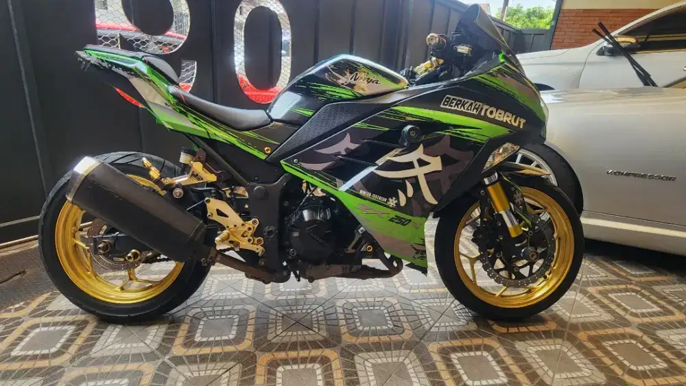 Jual cepat Ninja 250cc jarang pakai