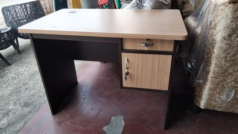 Meja Belajar atau Meja Kasir Bekas