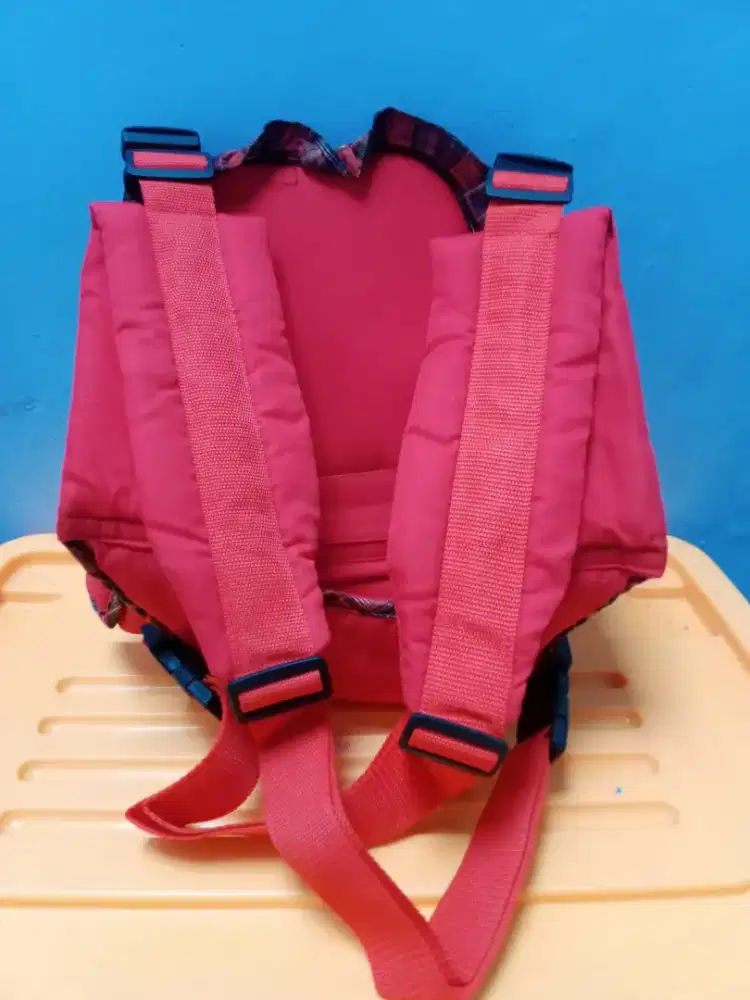 Gendongan bayi model merah