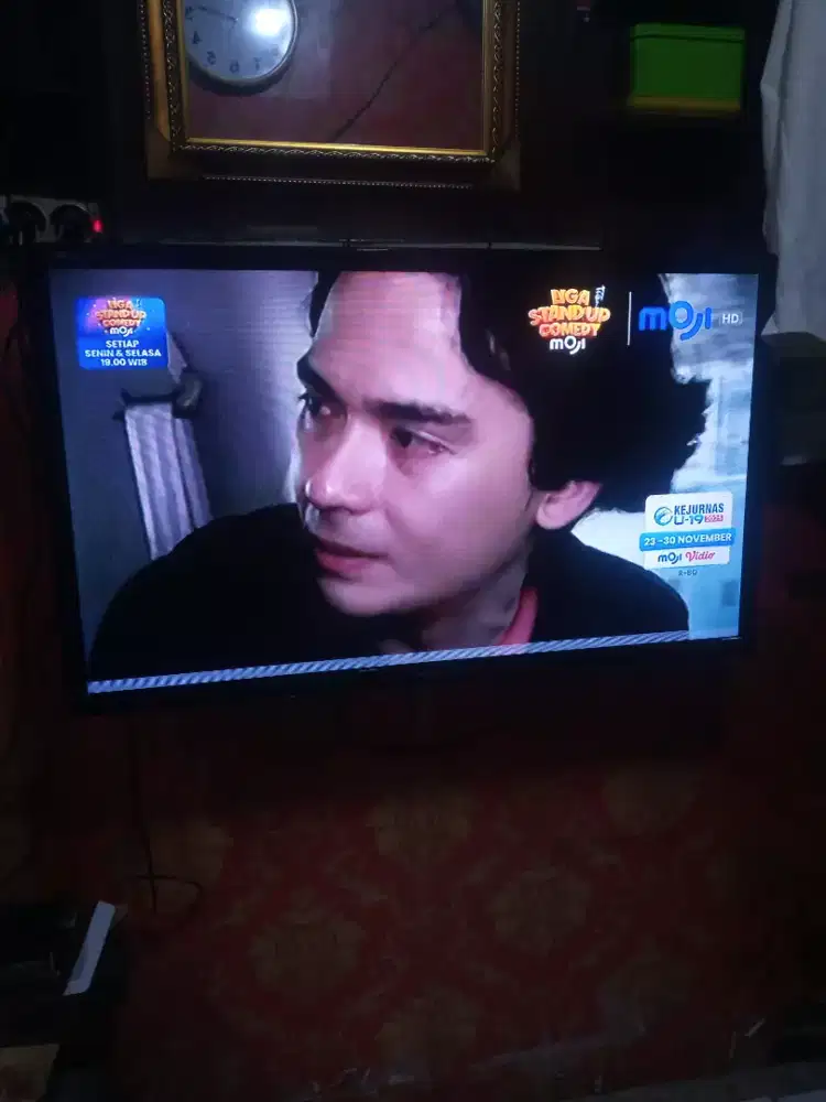 Tivi led polytron 32in analog msh bagus