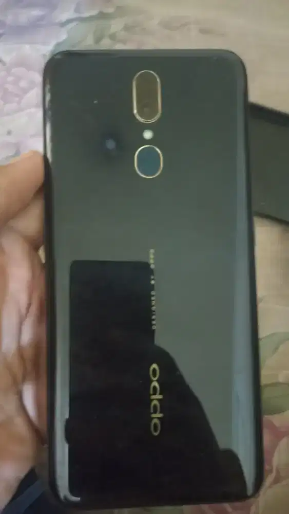 Oppo F11 4/128 hp casan no minus