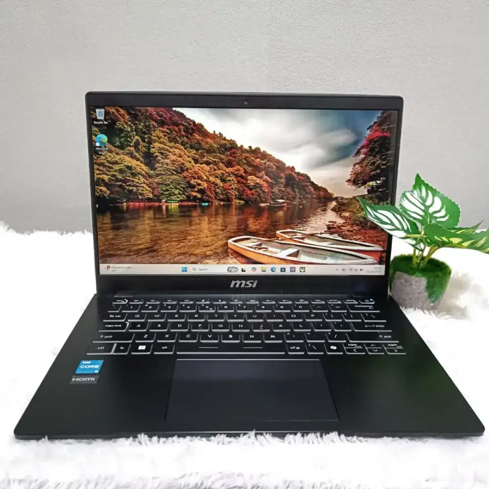 LAPTOP MSI MODERN 14 CORE I3 1215U RAM 8GB SSD 256GB LAYAR 14.0 FHD