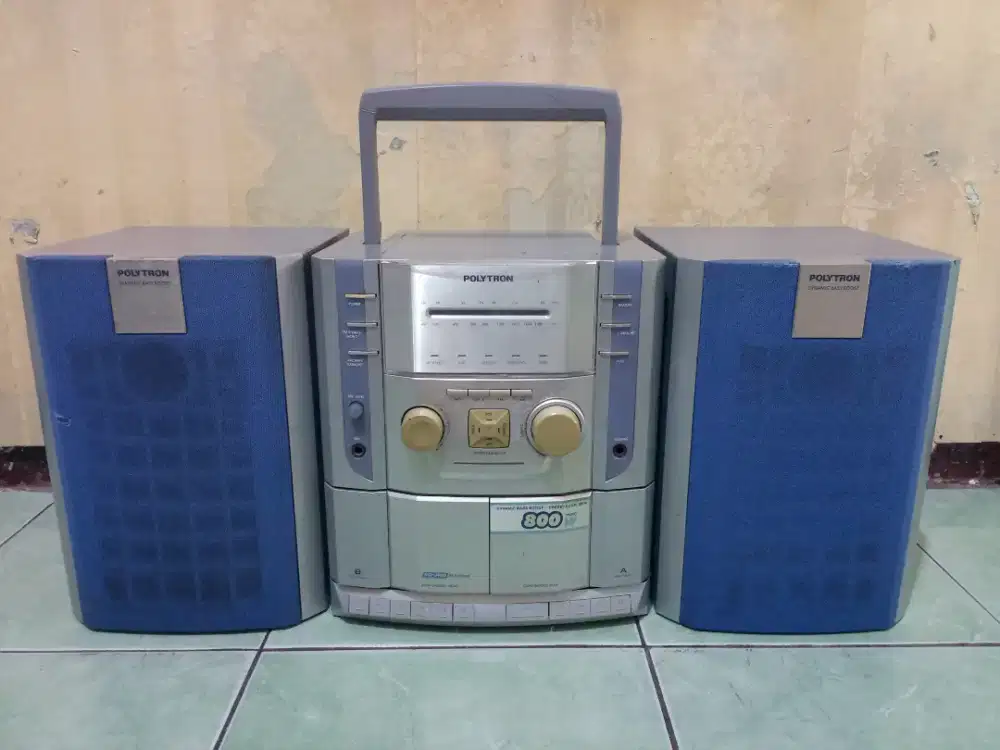 Tape radio Polytron jumbo