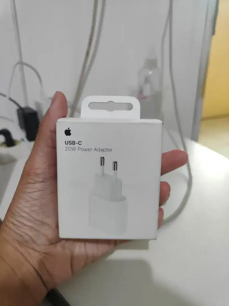 Kepala charger iphone 20 W USB-C IBox Original