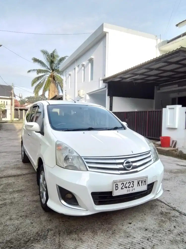 Nissan Grand livina 2013 Bensin