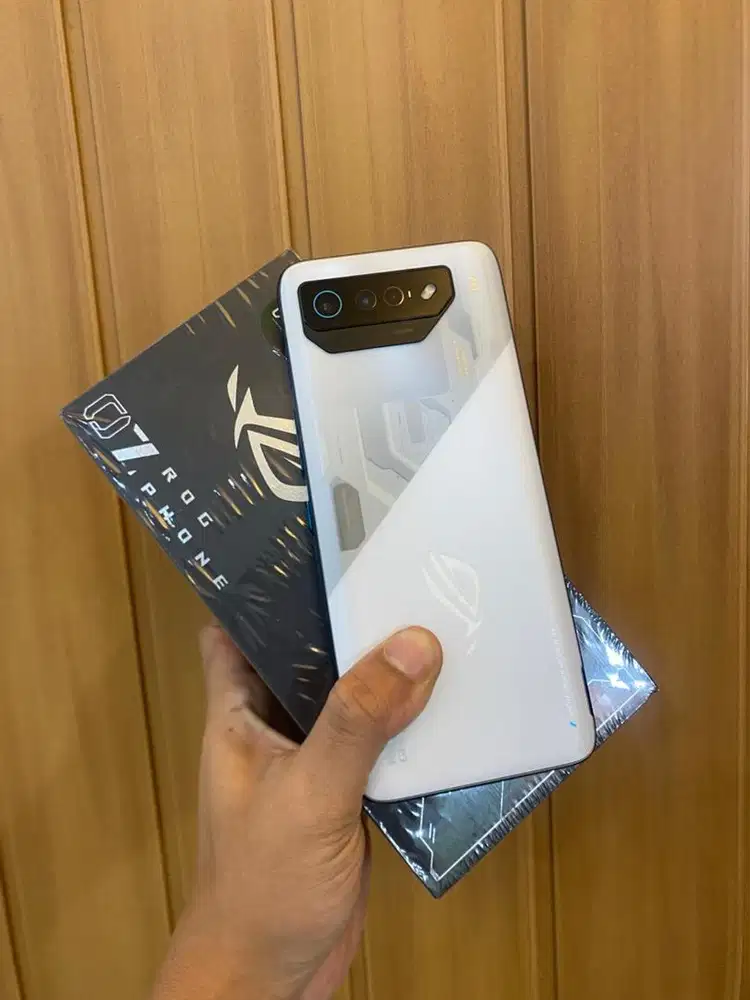 asus rog 7 12/256 like new