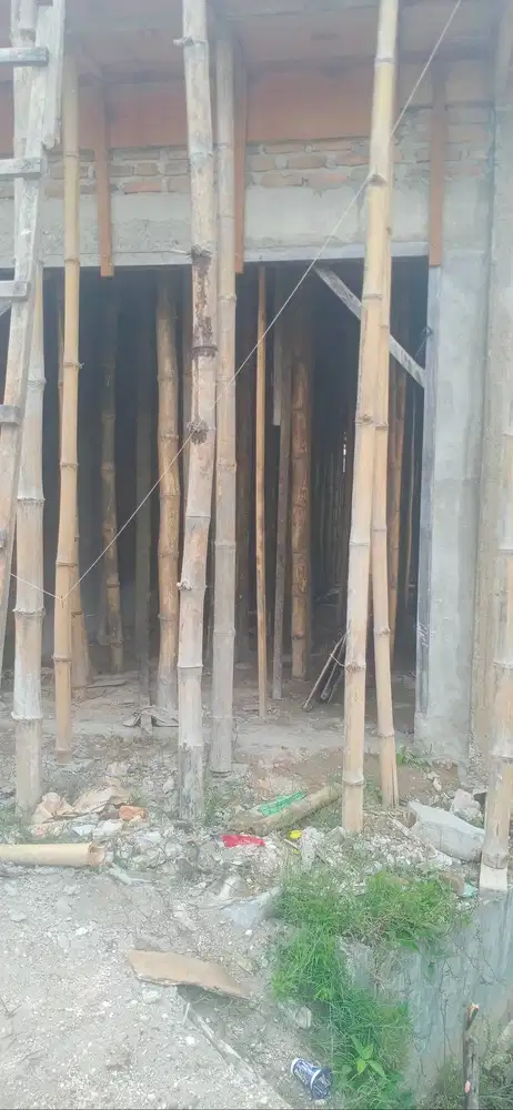 Dijual bambu bekas cor tinggi 3.5 meter harga 5rb per batang