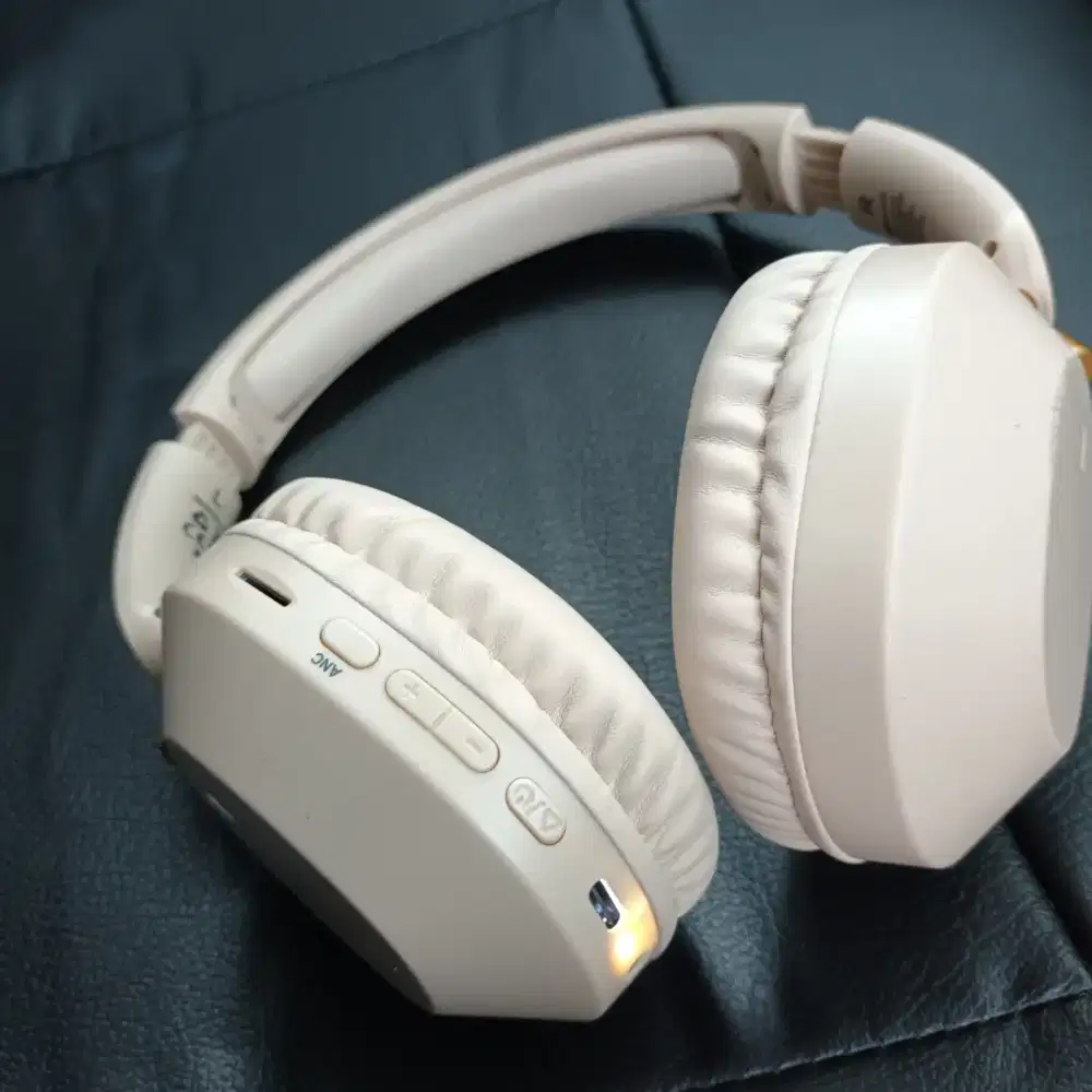 Mixio MH 20. Aktif Noise Cancelling