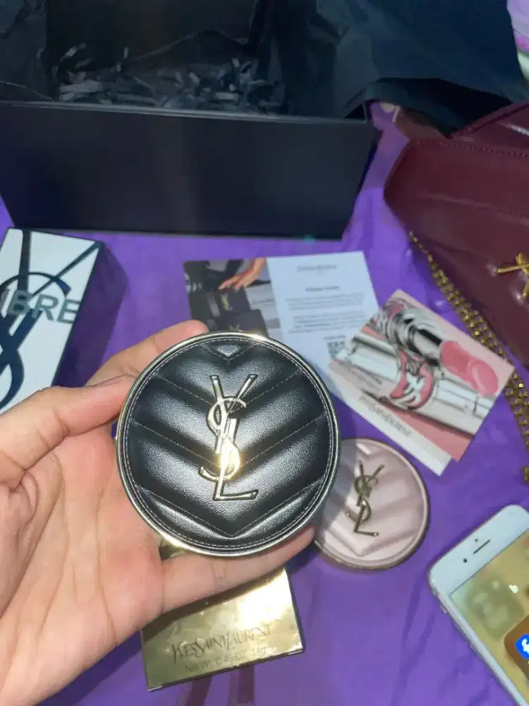 YSL le cushion encre de peau (HITAM)