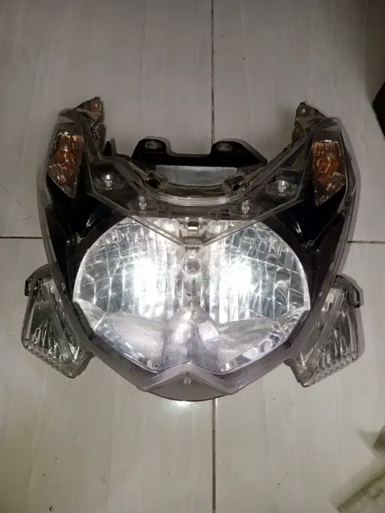 lampu depan Xeon rc orisinil