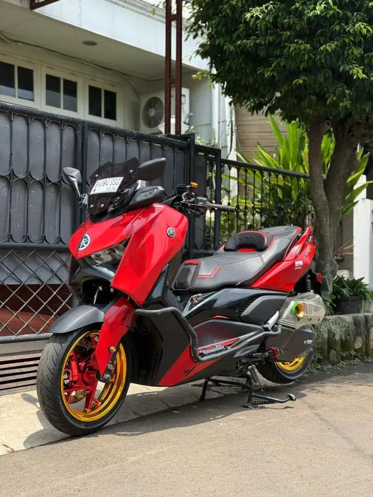 XMax 2023 Merah Modif Tipis