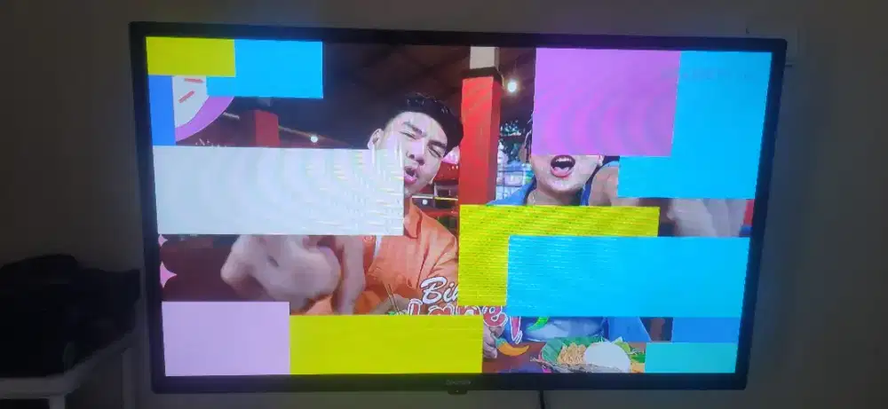 TV Android COOCAA 32 inch bekas masih bagus