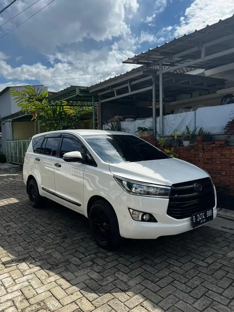 Toyota Innova Reborn 2.4 V AT 2017 (langka)
