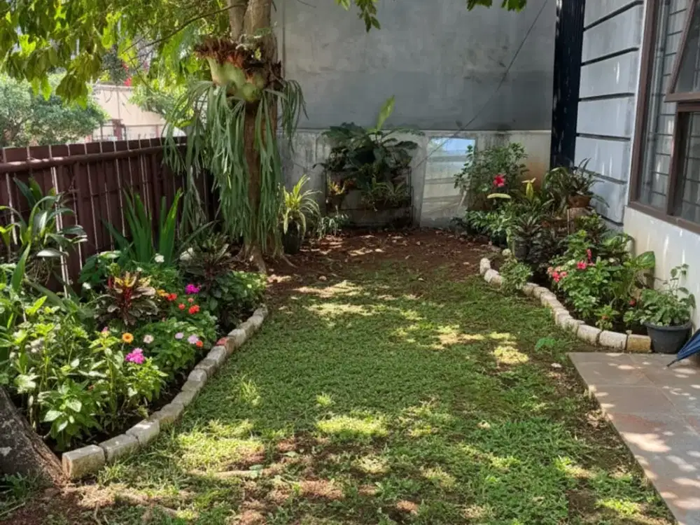 DIJUAL RUMAH DI KENCANA LOKA BSD