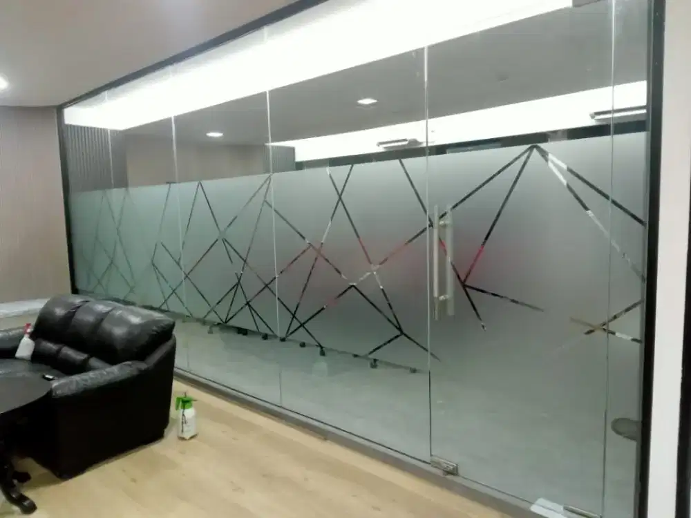 Jasa Pemasangan Kaca Film, Stiker, Sanblast dan Custom