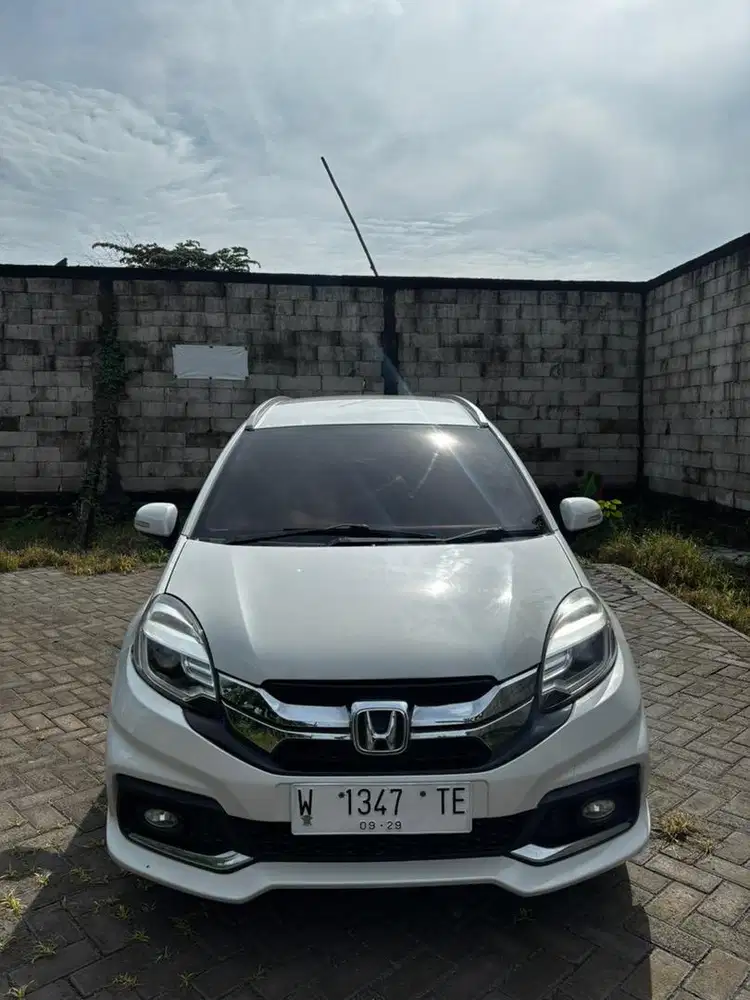 MOBILIO RS 2014 A/T PUTIH