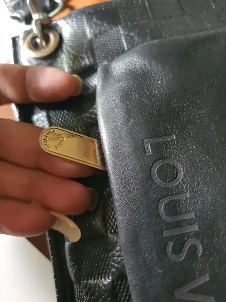 LOUIS VUITTON SLINGBAG BRAND FRANCE LIKE NEW