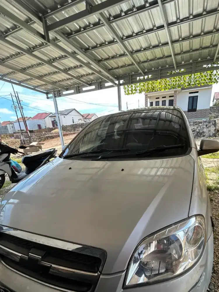 Mobil Chevrolet Lova Silver