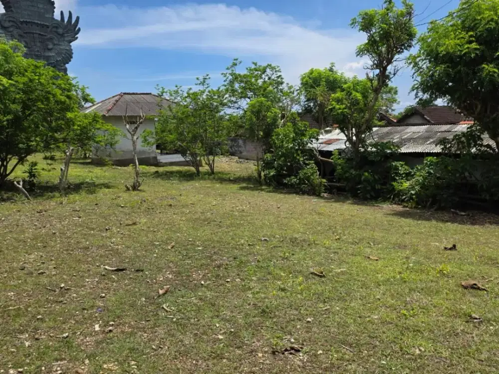 Di kontrakkan tanah luas 30 are lokasi jl utama BKR ungasan,dekat dengan gwk