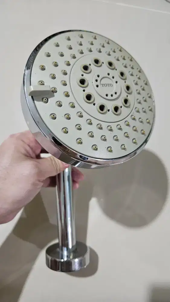 Dijual kepala.Shower merk TOTO. Masi seperti baru