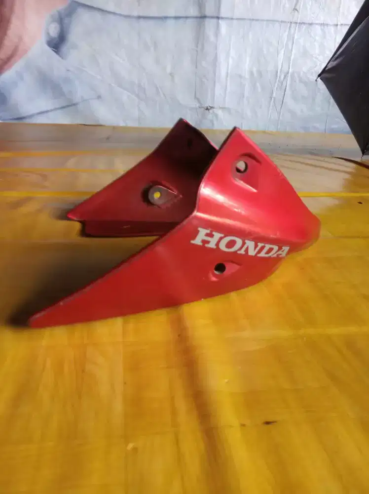 Tebeng bawah CS1 merah ori,copotan.