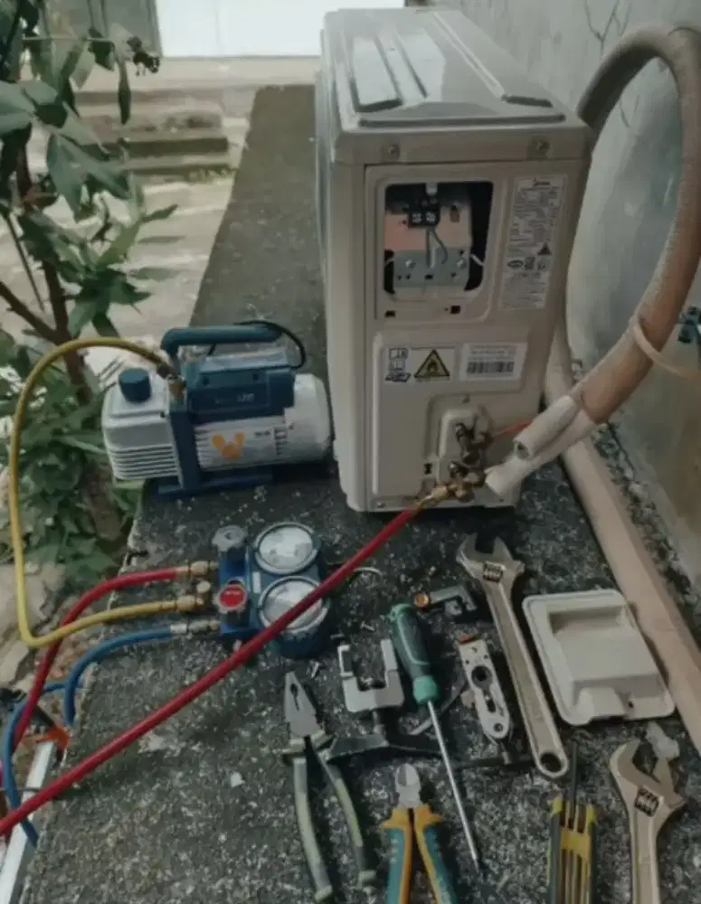 SERVICE AC PERBAIKAN DAN MAINTENANCE