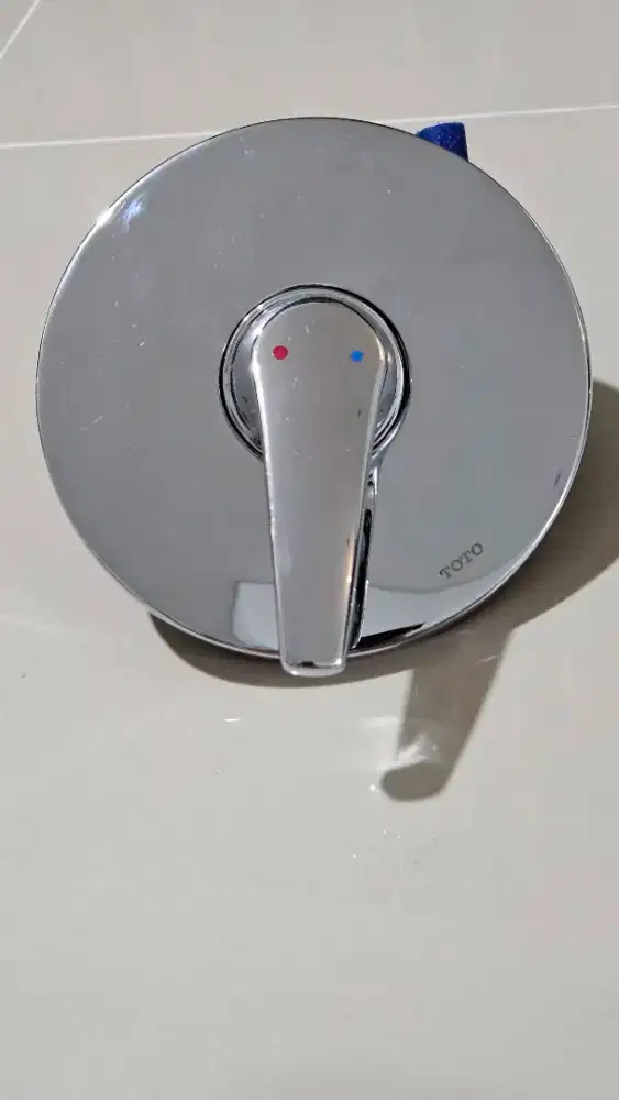 Dijual Kran Shower merk TOTO bisa panas dan dingin