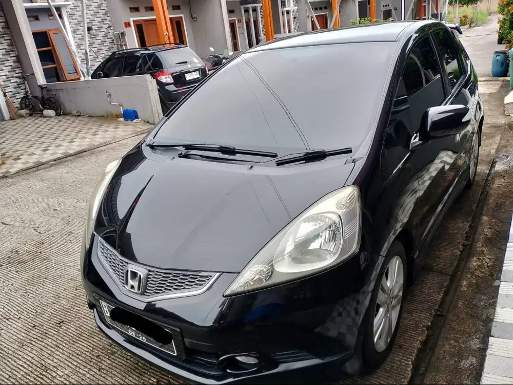 Honda Jazz RS AT Hitam Metalic