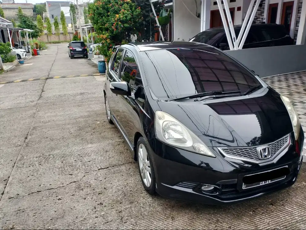 Honda Jazz RS AT Hitam Metalic