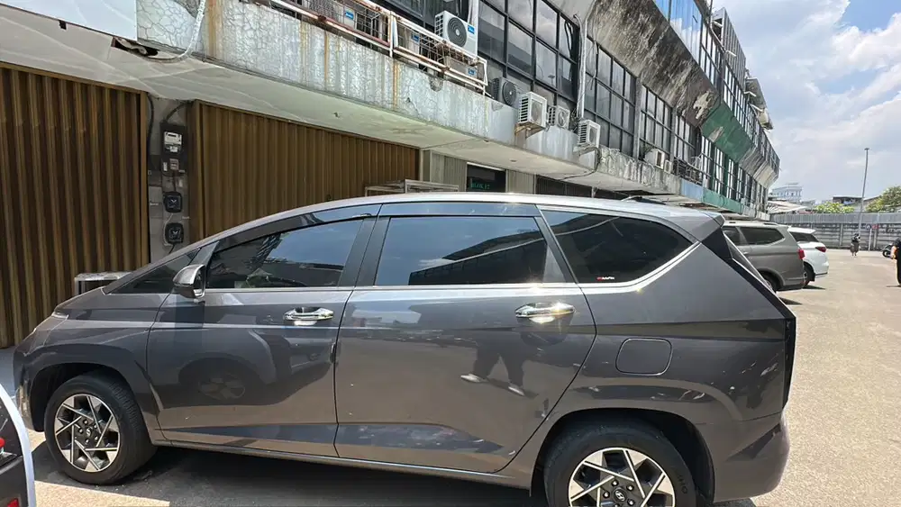 Hyundai Stargazer Captain Seat 2022 Bensin