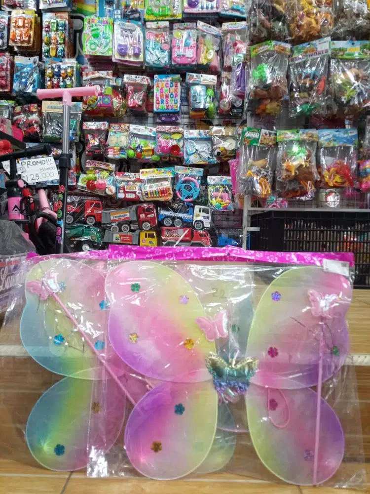 mainan anak sayap kupu  pelangii