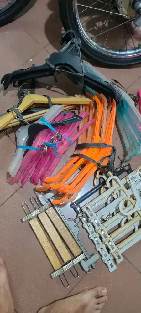 Hanger gantungan baju gantungan celana