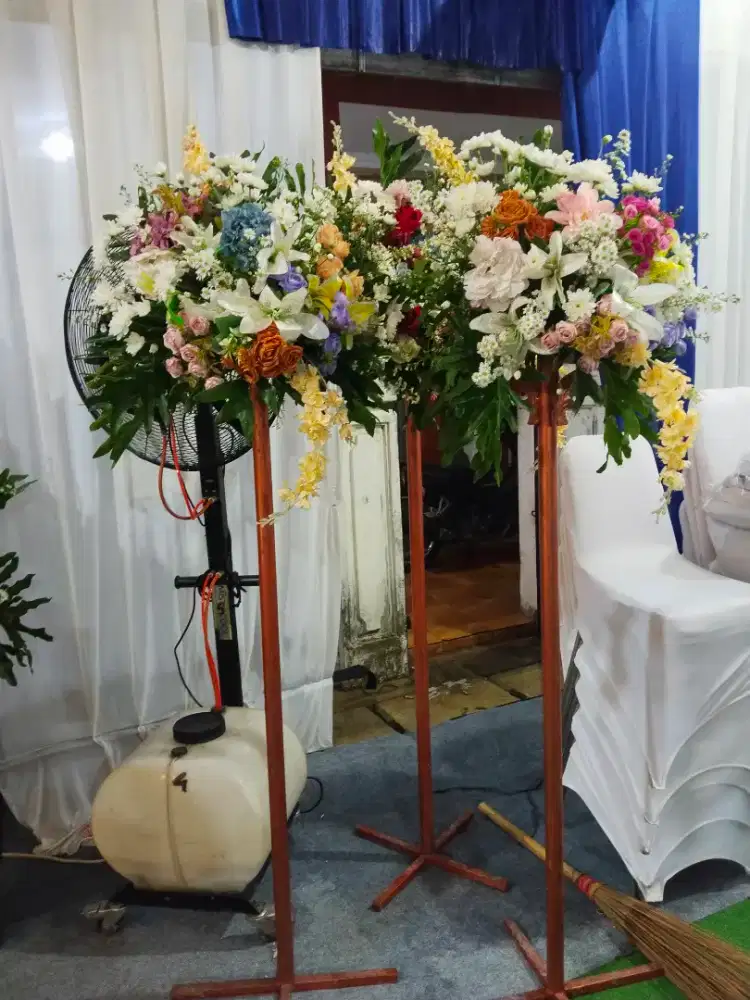 Dekorasi pernikahan komplit catering mua dan dokumentasi