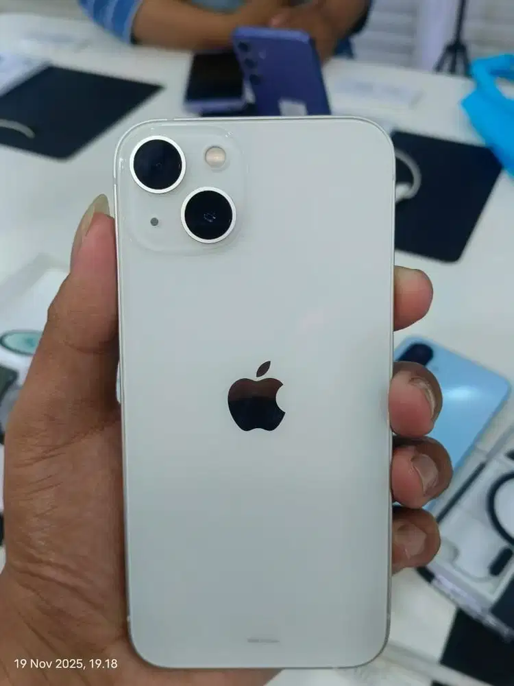 Iphone 13 128 sebulan pake bh 100% nominus likenew