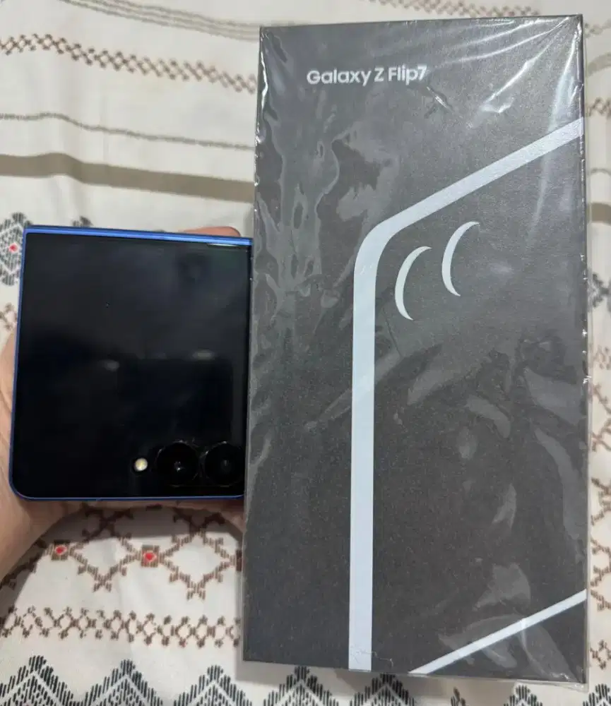 SAMSUNG Z FLIP 7